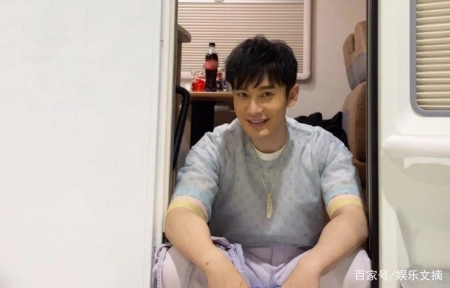 黄晓明成功减肥20斤，生图照片流出，帅的跟个“小鲜肉”一样